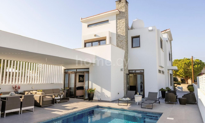 Villa for sale in Larnaca