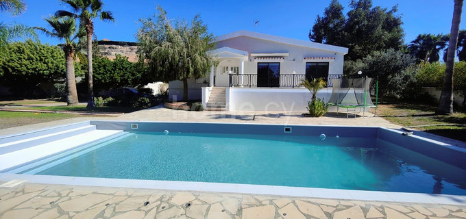 Villa to rent in Limassol