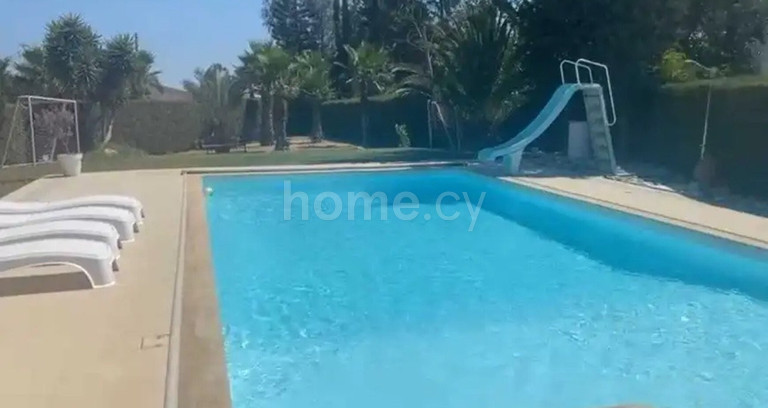 Villa à vendre à Limassol