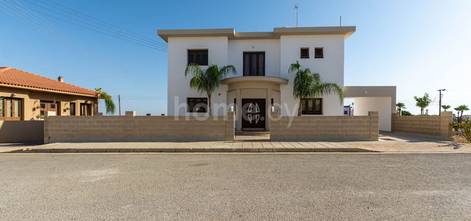 Villa for sale in Frenaros