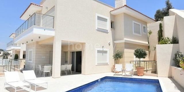 Villa to rent in Limassol