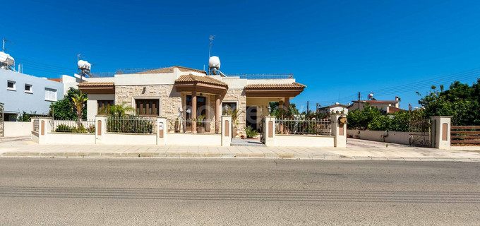 Villa for sale in Paralimni