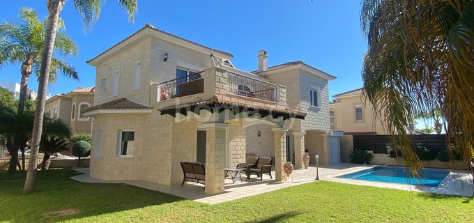 Villa à vendre à Limassol