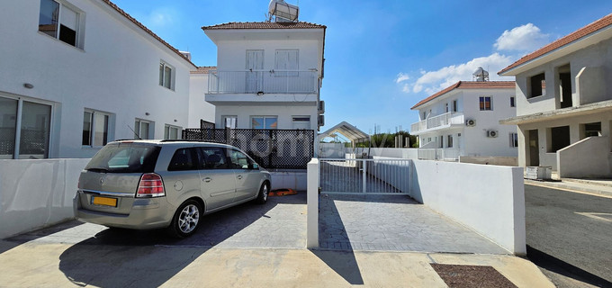 Link-detached house to rent in Kapparis