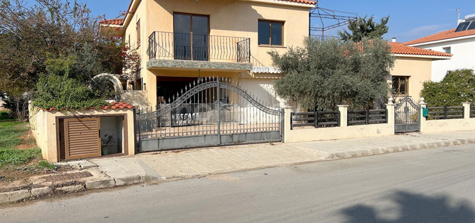 Villa for sale in Deryneia