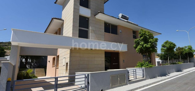 Villa to rent in Limassol