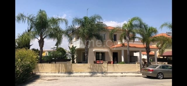 Villa in Larnaca zu verkaufen