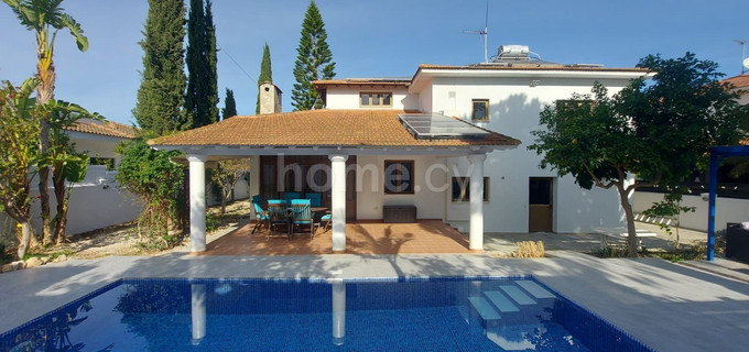 Villa for sale in Larnaca