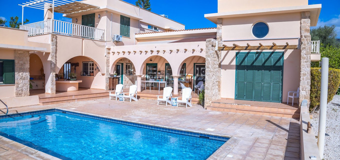 Villa for sale in Paphos