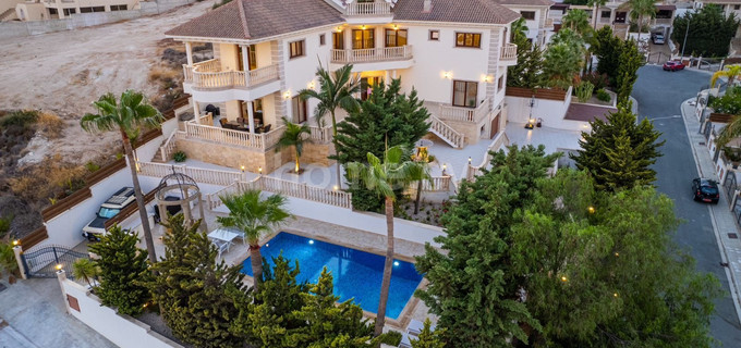 Villa à vendre à Limassol