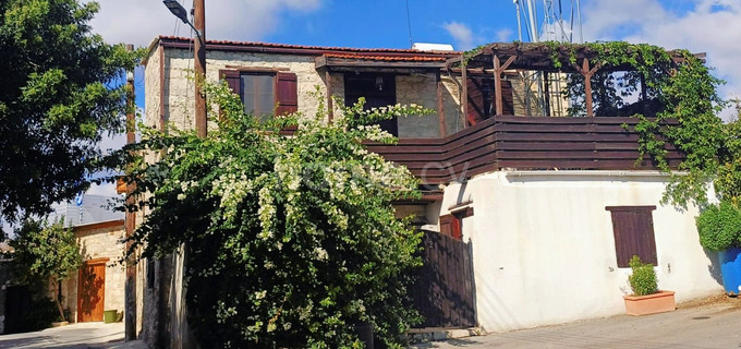 Вилла на продажу в Лимассол