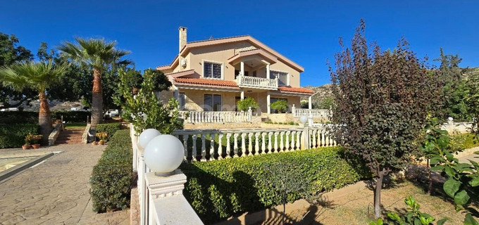 Villa à vendre à Limassol