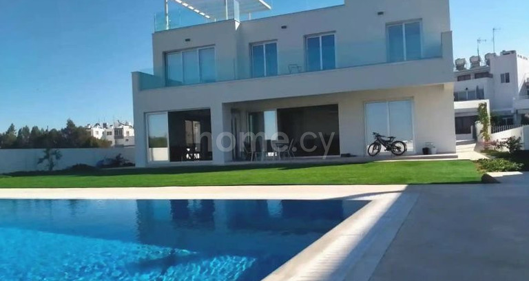 Villa in Paralimni zu verkaufen