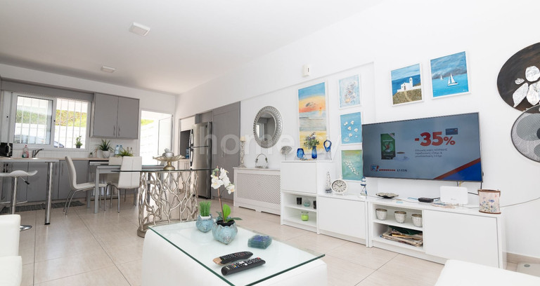 Apartamento en la planta baja a la venta en Protaras