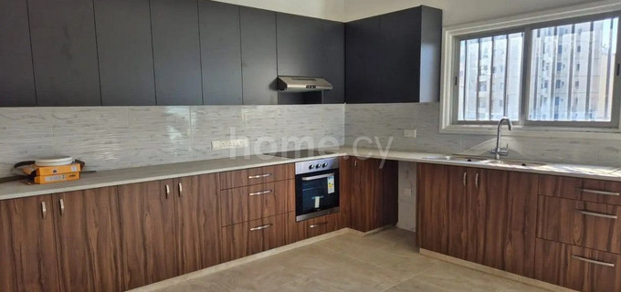 Top floor apartment to rent in Larnaca