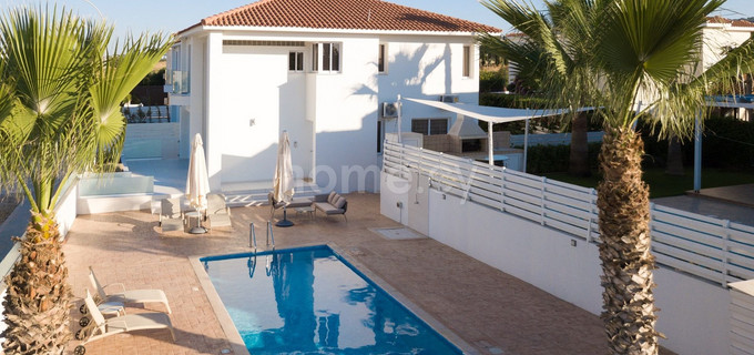 Villa a la venta en Protaras