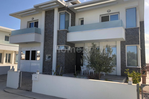 House for sale in Paralimni