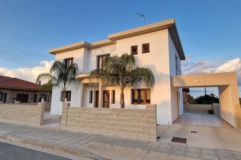 House for sale in Frenaros