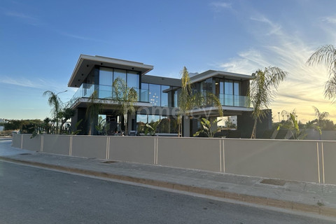 House for sale in Pernera