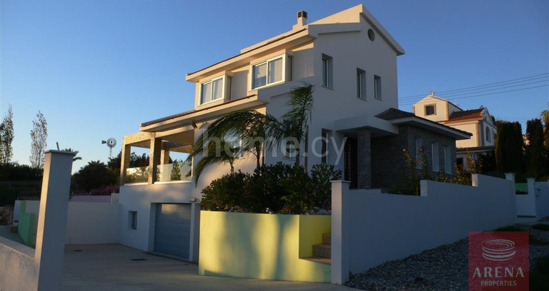 House for sale in Paralimni