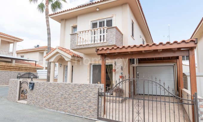 Villa a la venta en Vrysoulles