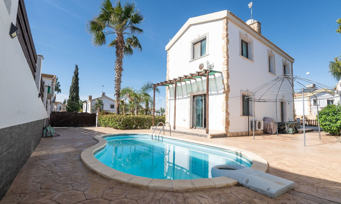 Villa a la venta en Vrysoulles
