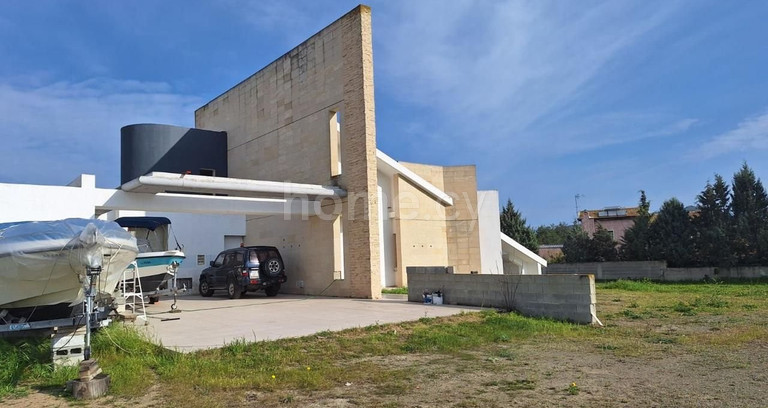 Вилла на продажу в Ларнака