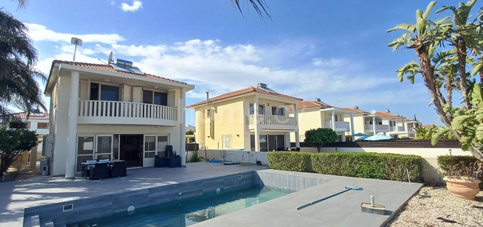 Villa till salu i Larnaca