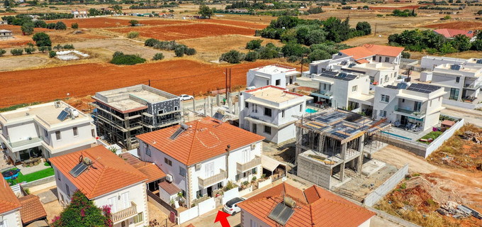 Semi-detached house for sale in Frenaros