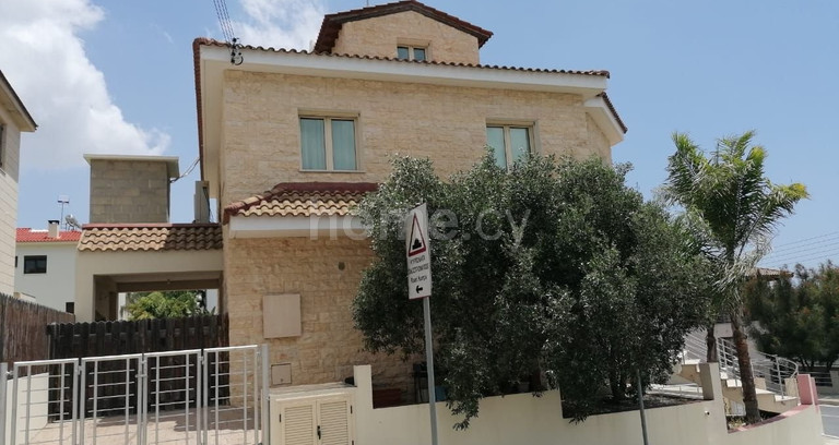 Villa in Nicosia zu verkaufen
