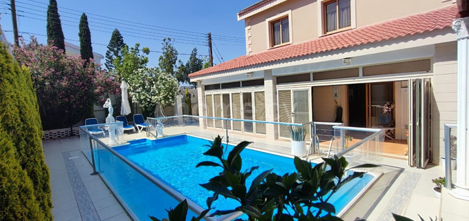 Villa for sale in Polemidia
