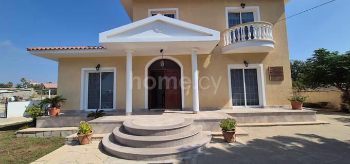 Villa for sale in Larnaca