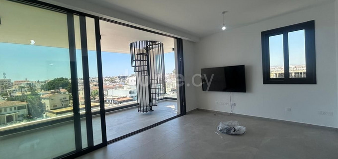 Top floor apartment to rent in Larnaca