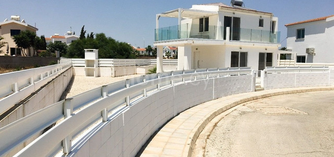 Villa for sale in Ayia Thekla