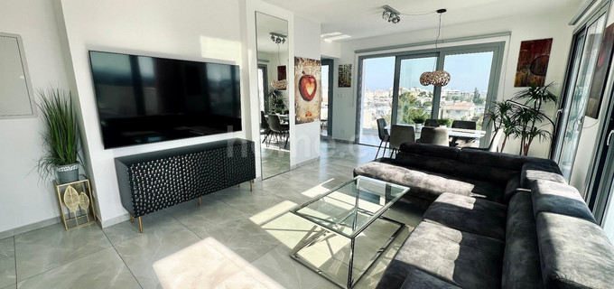 Top floor apartment to rent in Larnaca