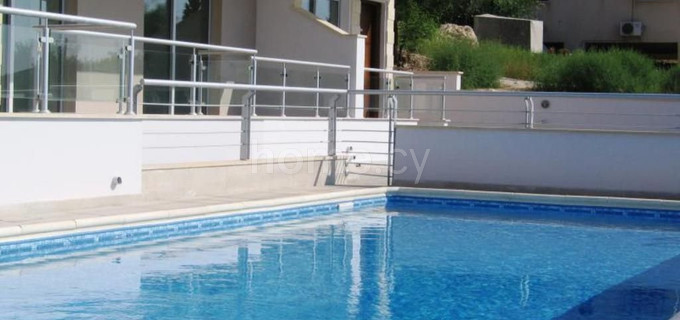 Квартира в пентхаусе на продажу в Пафос