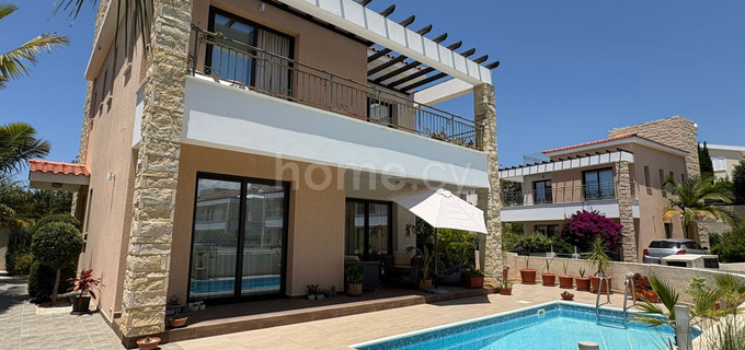 Вилла на продажу в Пафос