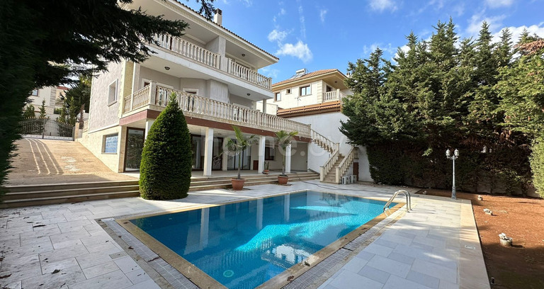 Villa à vendre à Limassol