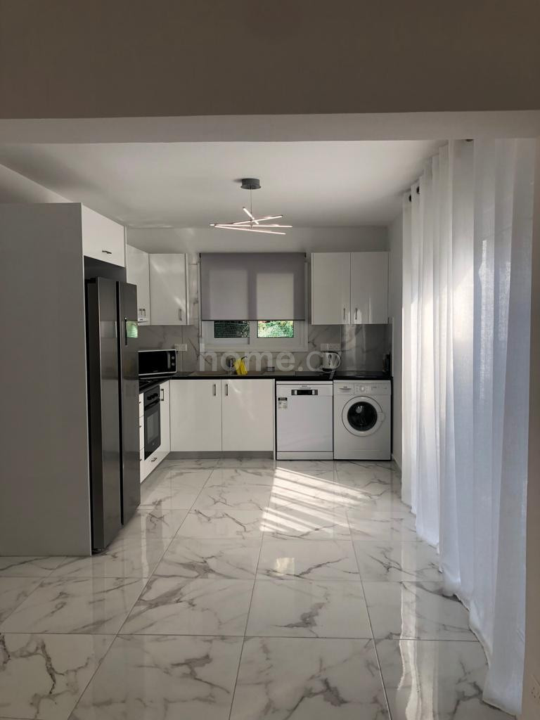 Apartamento en la planta baja a la venta en Limassol