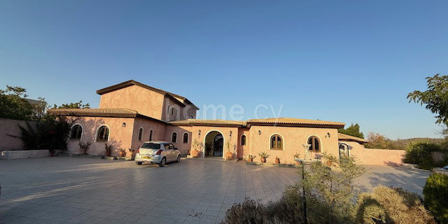 Villa for sale in Larnaca