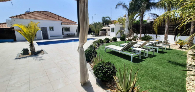 Bungalow for sale in Ayia Thekla