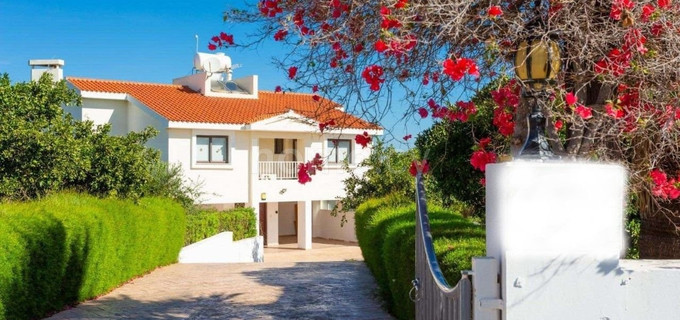 Вилла на продажу в Пафос