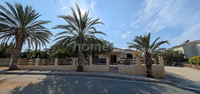 Вилла на продажу в Пафос