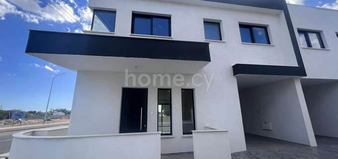 Casa semi independiente a la venta en Deryneia