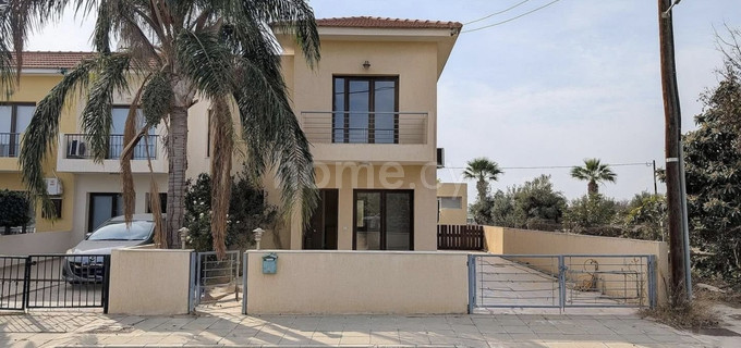 Смежный дом на продажу в Ларнака