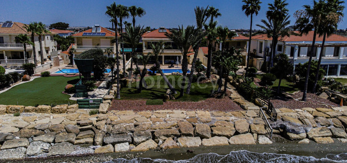 Villa for sale in Larnaca