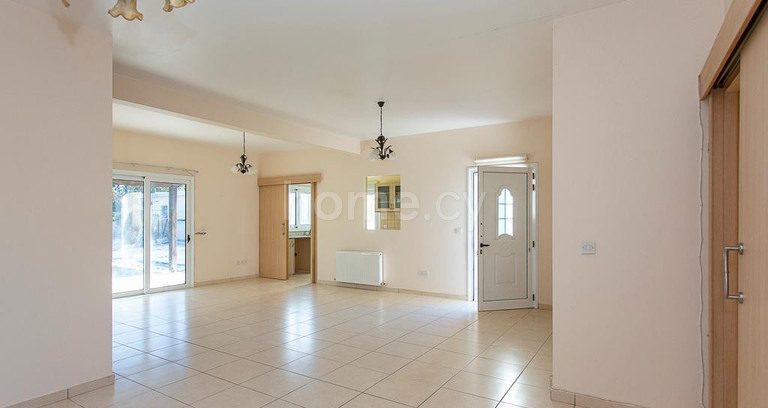 Ημιαυτόνομη μονοκατοικία προς πώληση - Πάφος