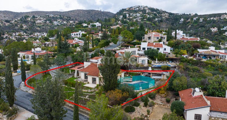 Вилла на продажу в Пафос