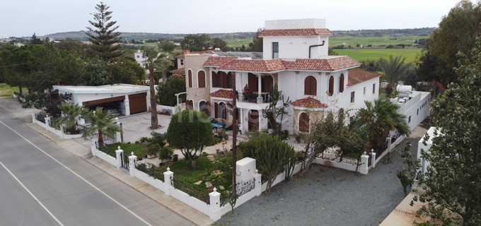 Villa for sale in Paralimni