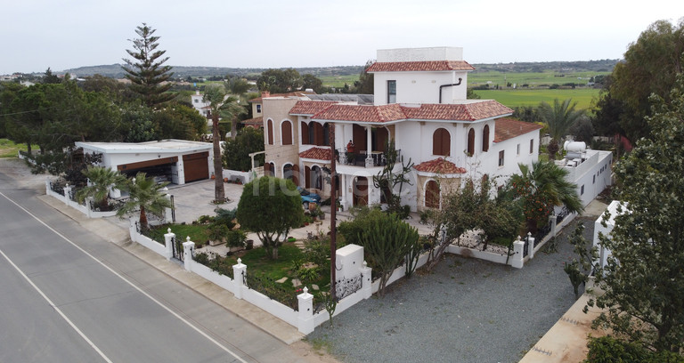 Villa for sale in Paralimni